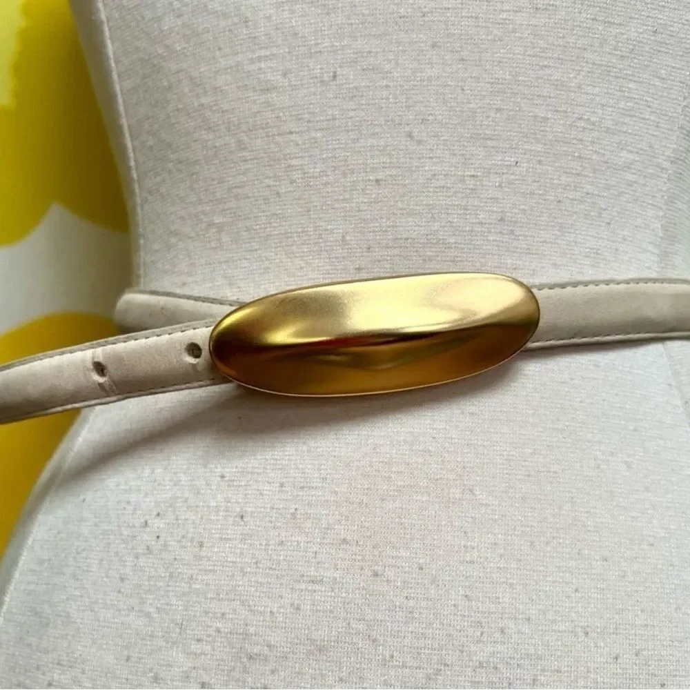 Sleek Vintage 80s Cement Colored Leather Belt with Matte Gold Beveled Buckle